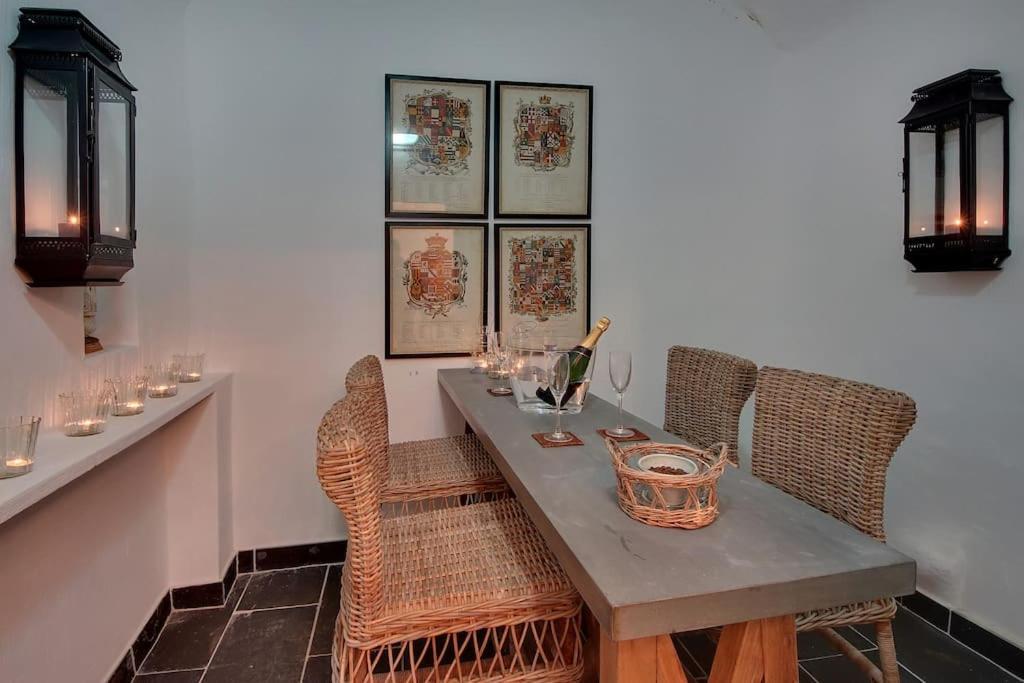 Vakantiehuis Casa Coelho - Jacuzzi Rooftop- Frente Mar- Chic Albufeira