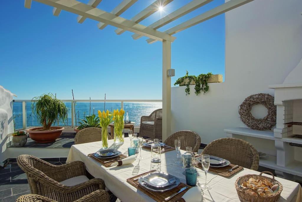 Vakantiehuis Casa Coelho - Jacuzzi Rooftop- Frente Mar- Chic