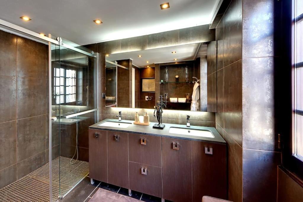 Vakantiehuis Casa Coelho - Jacuzzi Rooftop- Frente Mar- Chic *